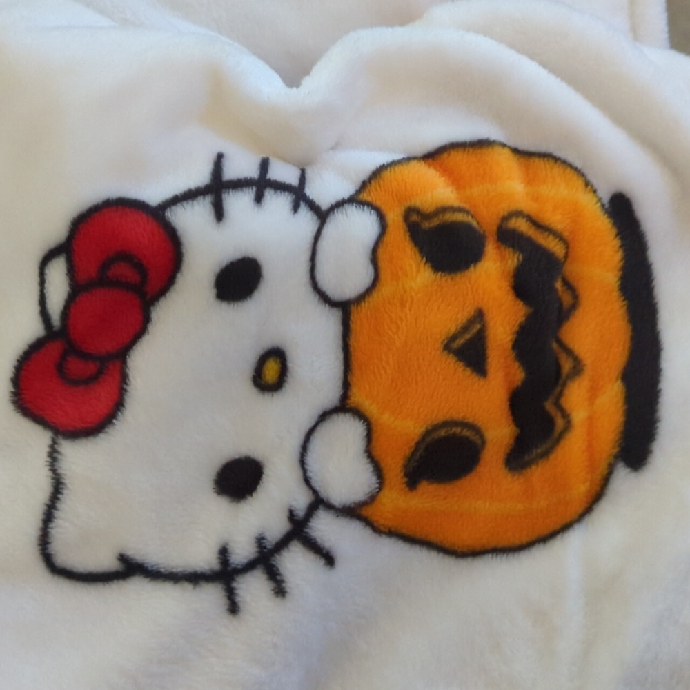 Hello Kitty TikTok Viral blanket 60x70 LAST ONE 👻 - Picture 3 of 4